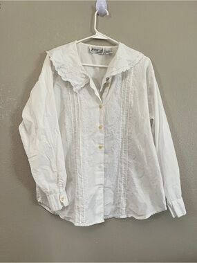 Vintage White 100% cotton Embroidered Button-Down Blouse